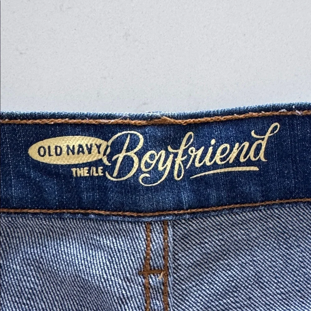 Old Navy Distressed Dark Blue Jean Shorts Size: 8 NWOT ✨